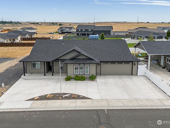 3rd image of 40 Grant Drive