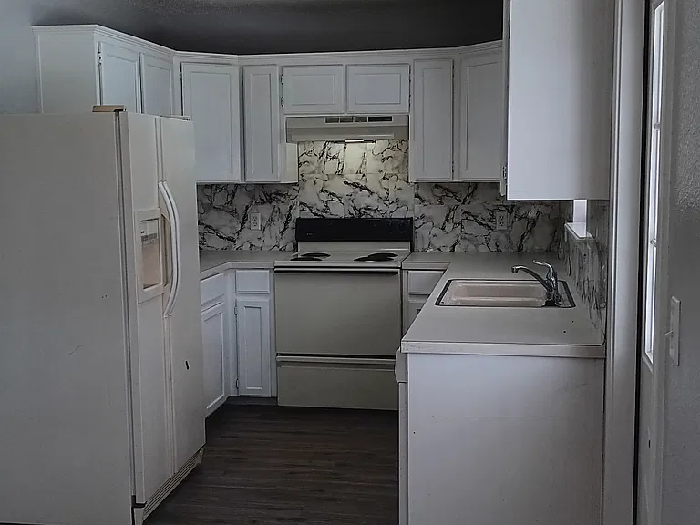 7802 Elk Dr — Photo 5