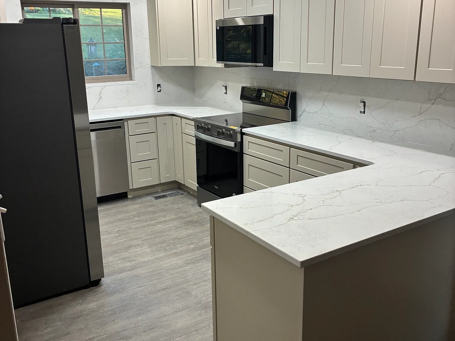 4 bed, 3000 sqft, $3,000 — Photo 2
