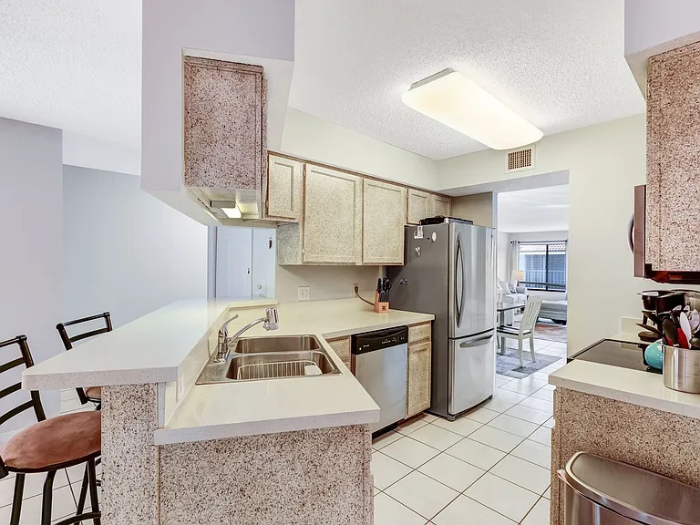 110 Cypress Way E #F8 — Photo 5