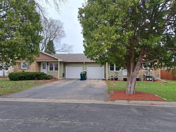 1104-1106 Laurie Dr, Fort Atkinson, WI 53538
