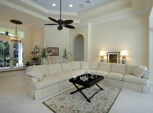 19 S Bridge Ln, Key Largo, FL 33037