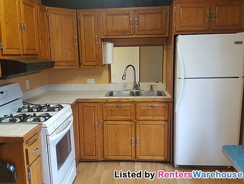5th image of 835 W 2nd St