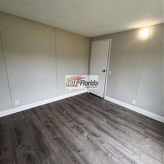 1732 W Holiday Dr — Photo 6