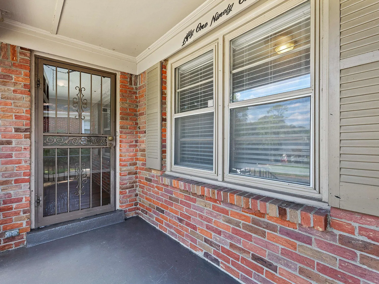 3 bed, 2.0 bath, 1233 sqft, $1,950 — Photo 3