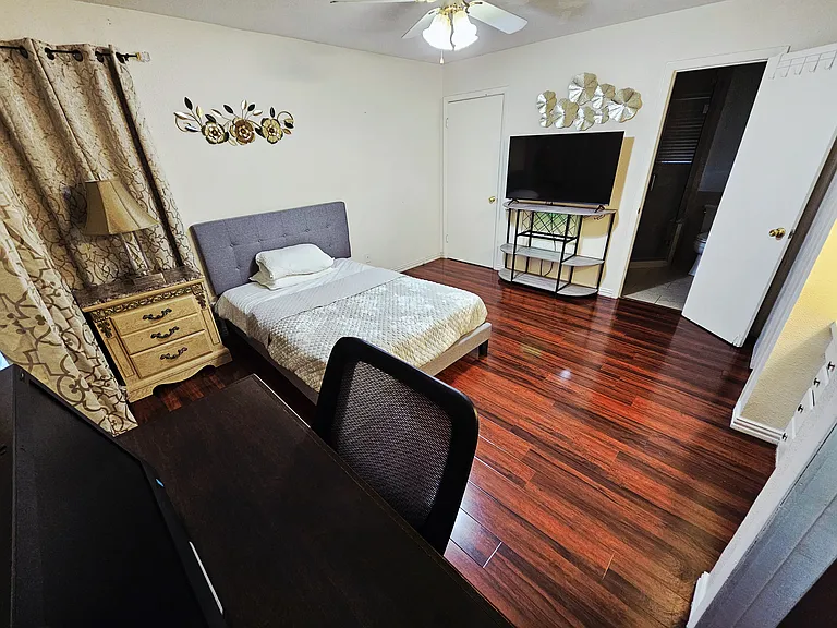 502 Forest Cir — Photo 4