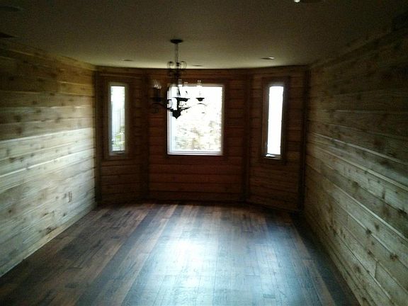 4th image of 2242 SE Montauk Street