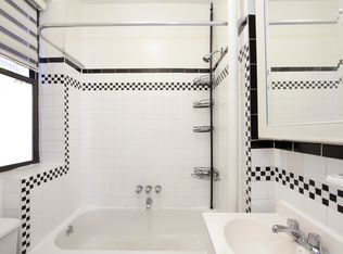 308 W 21st St PENTHOUSE 5, New York, NY 10011