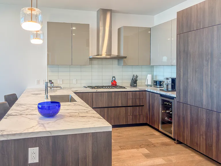 123 Lexington Ave #1402 — Photo 8