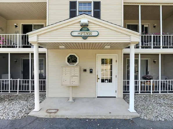41 W Summit St APT 32, South Hadley, MA 01075