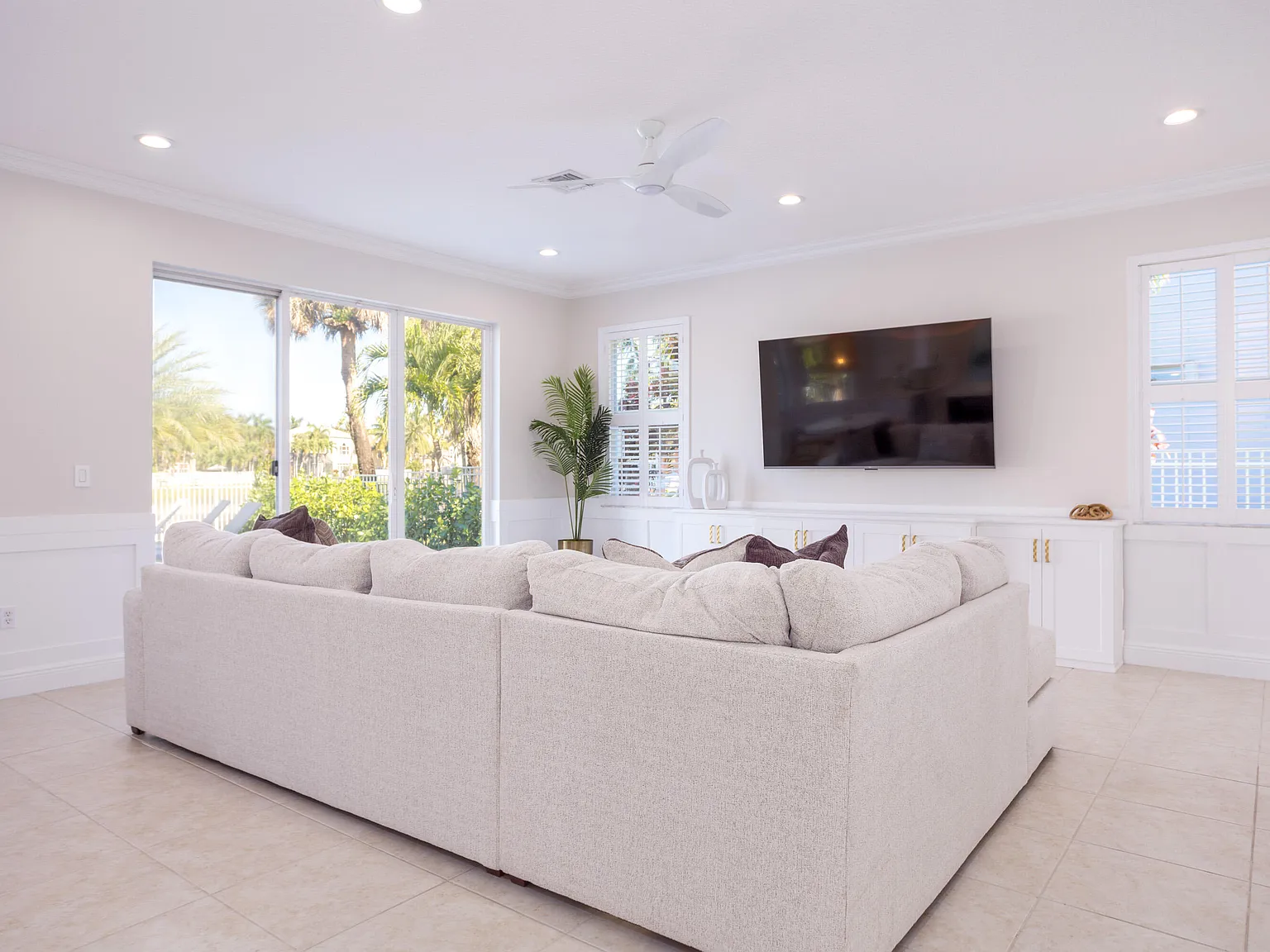5 bed, 3.0 bath, 3557 sqft, $10,000 — Photo 4