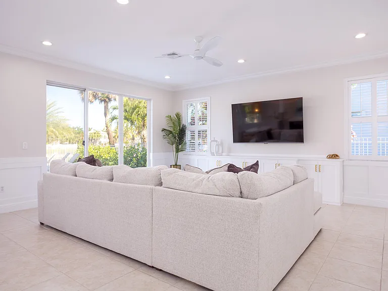 9638 Worswick Ct — Photo 4