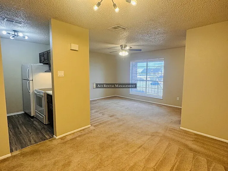 6824 Camden Ln #8 — Photo 6