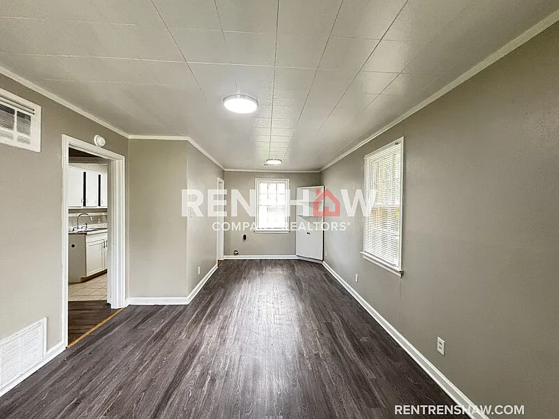 3 bed, 1.0 bath, 906 sqft, $1,195 — Photo 3