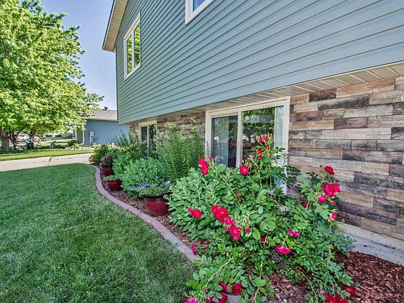 5th image of 37 Evergreen Cir