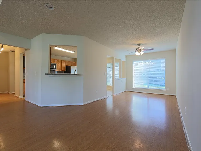 10015 Red Wolf Ln — Photo 19