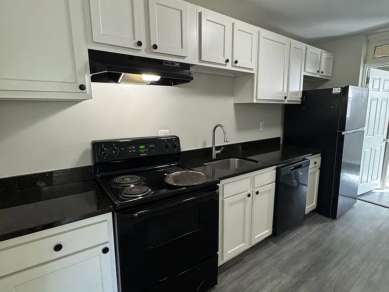 3035 30th St SE — Photo 8