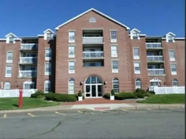 160 Commandants Way APT 210, Chelsea, MA 02150