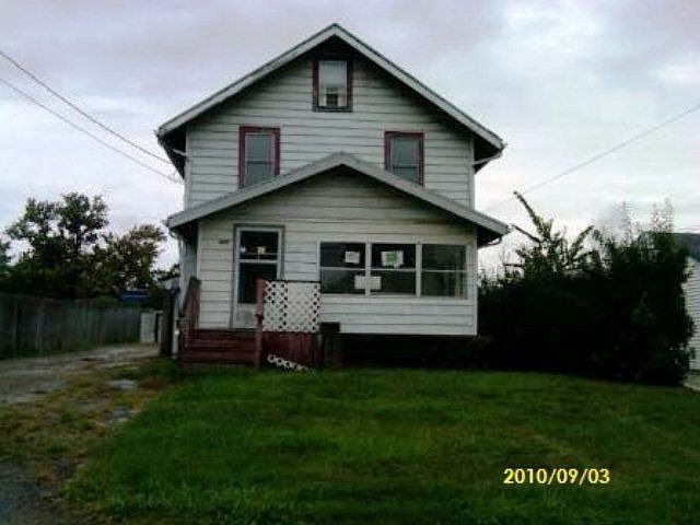 1st image of 945 Lenox Ave