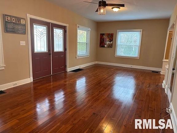5th image of 143 Prospect St
