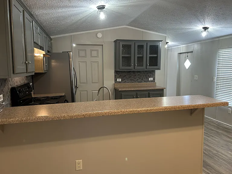 2926 Caprice Dr — Photo 5