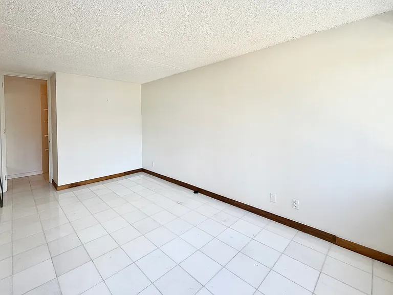 400 Hobron Ln #901 — Photo 6