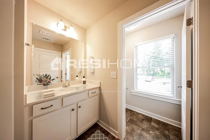 10977 Woodland Dr — Photo 13