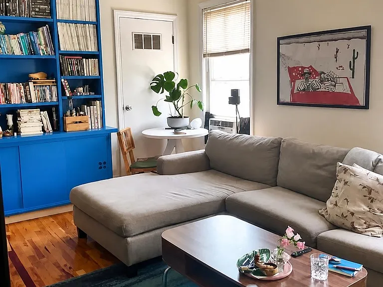 382 2nd St #4 — Photo 3
