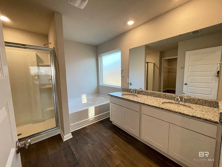 20651 Mercury Dr — Photo 6