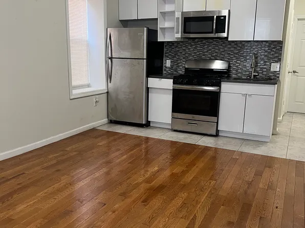 132 S Harrison St #1B, Easton, MD 21601