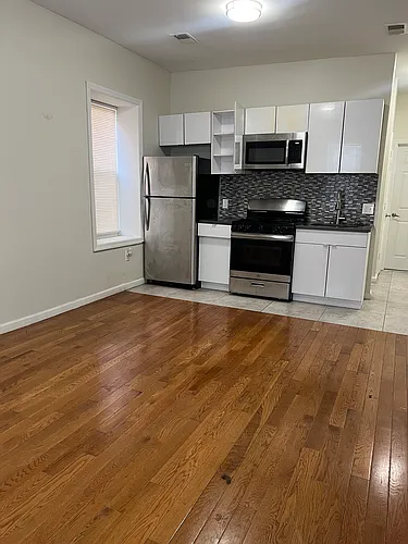 132 S Harrison St #1B Photo 1