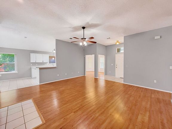 5th image of 7601 King Arthur Rd
