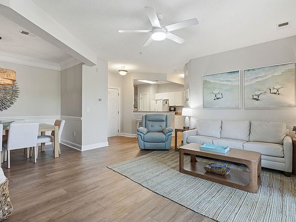 3rd image of 6203 Catalina Dr. #727