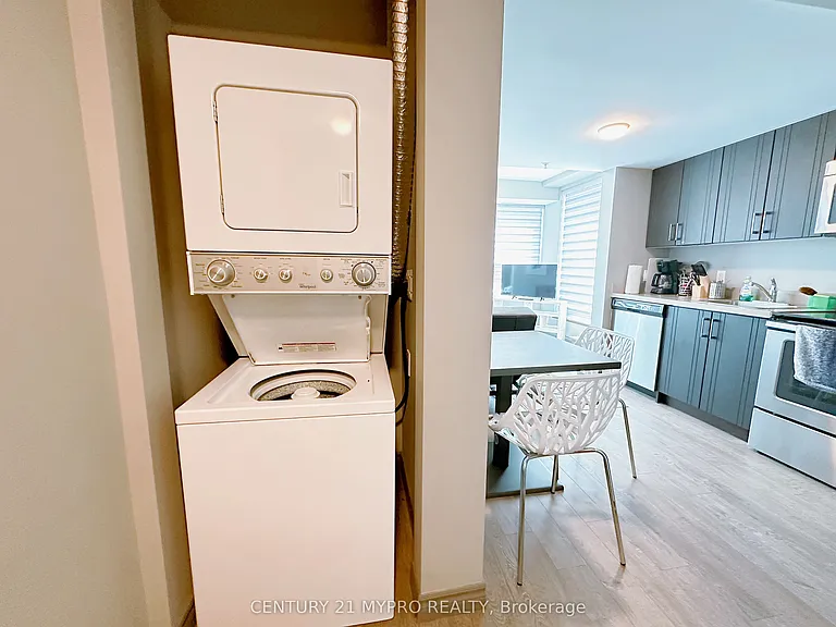 321 Spruce St #801 — Photo 3