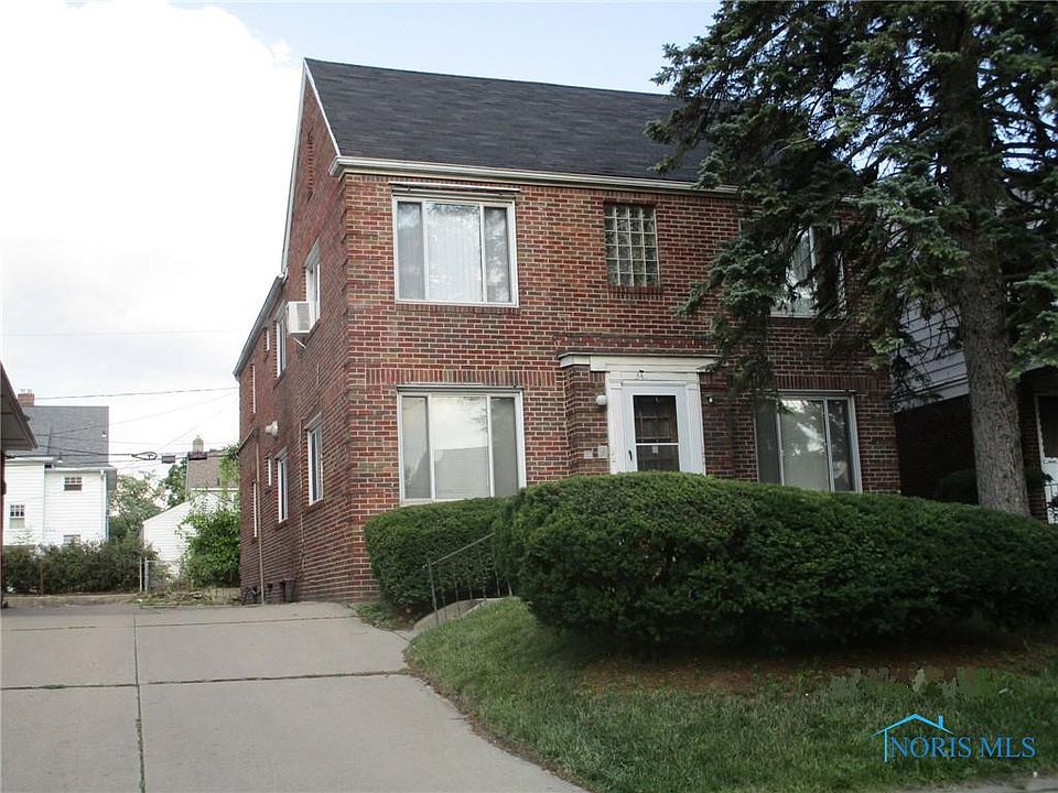2nd image of 3420 Douglas Rd