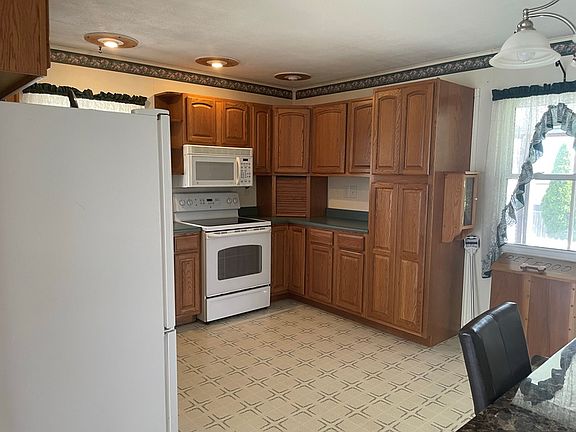 5th image of 1127 Priscilla Ln