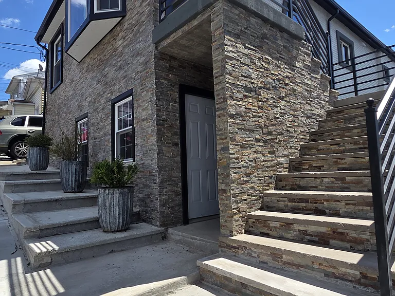 Welcome 4 br 2 bth Apt for Rent North Bergen NJ w/ 2 car pkg Heat and Ht Wtr included and Laundry
