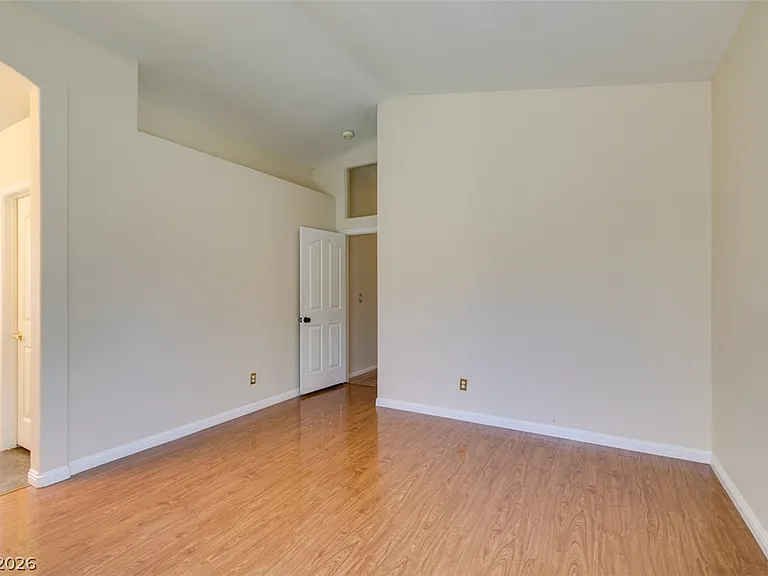 8168 W Gilmore Ave — Photo 33
