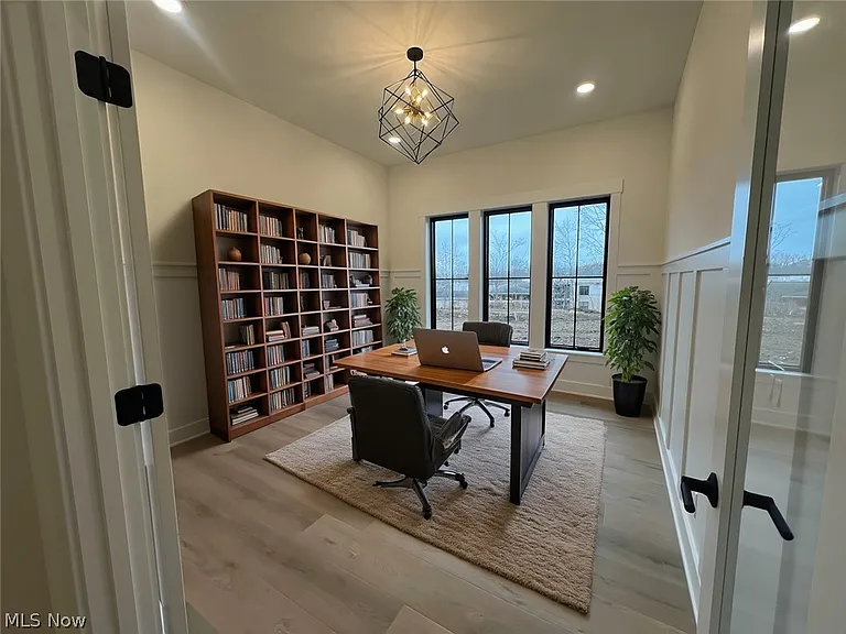 853 Club Dr W — Photo 4
