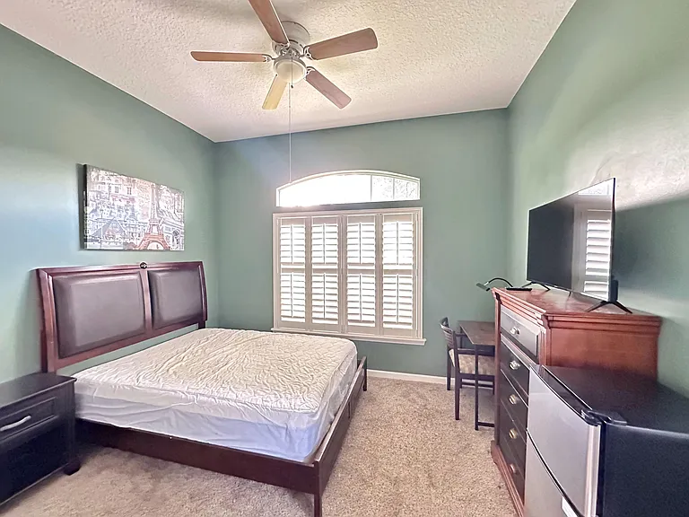 Devan Lee Dr W — Photo 2