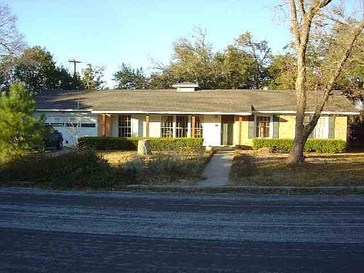 1st image of 409 OAK GLEN