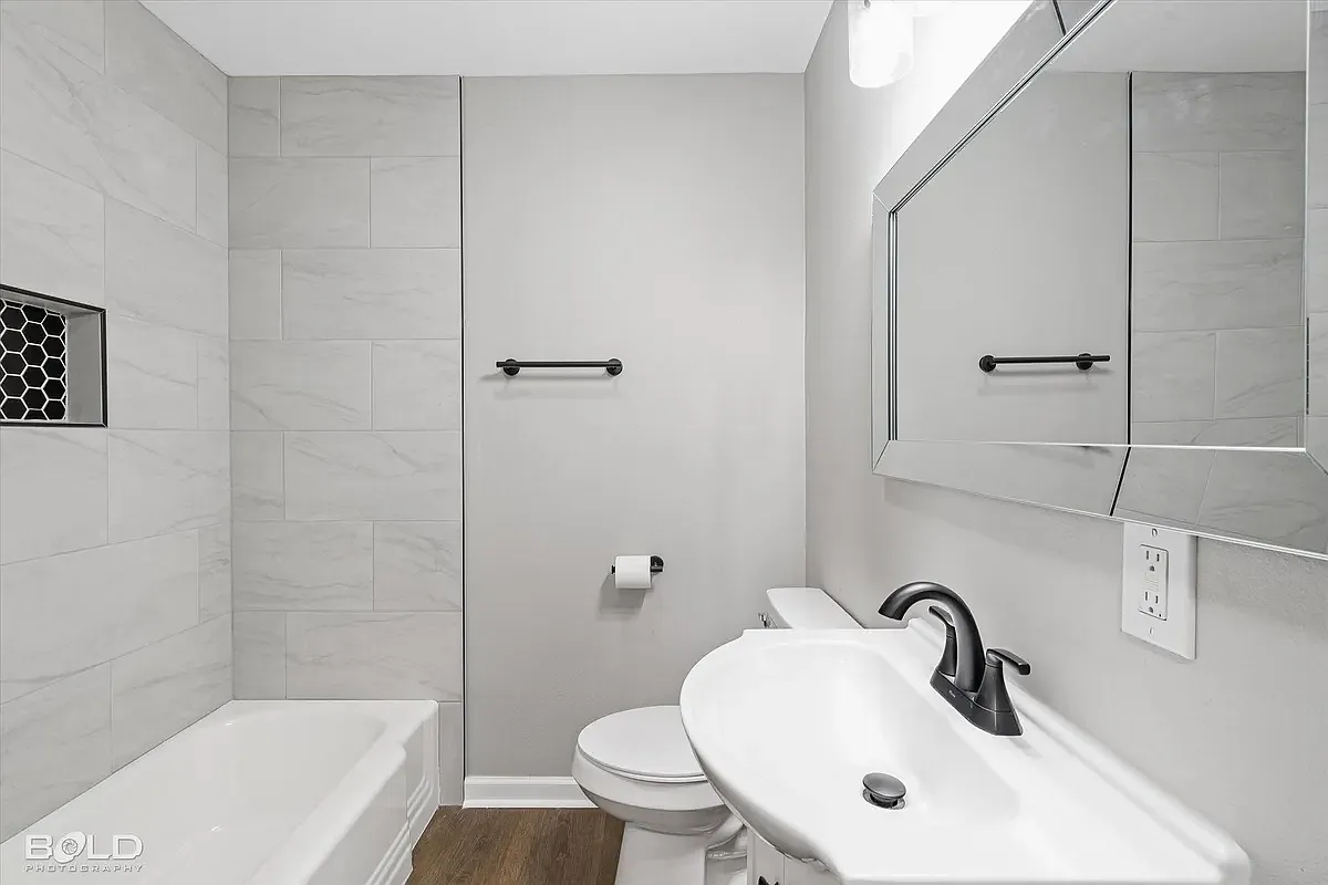 3 bed, 1856 sqft, $1,600 — Photo 4