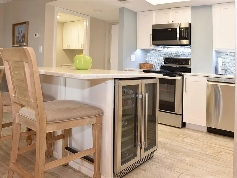 4900 Brittany Dr S #811 — Photo 23