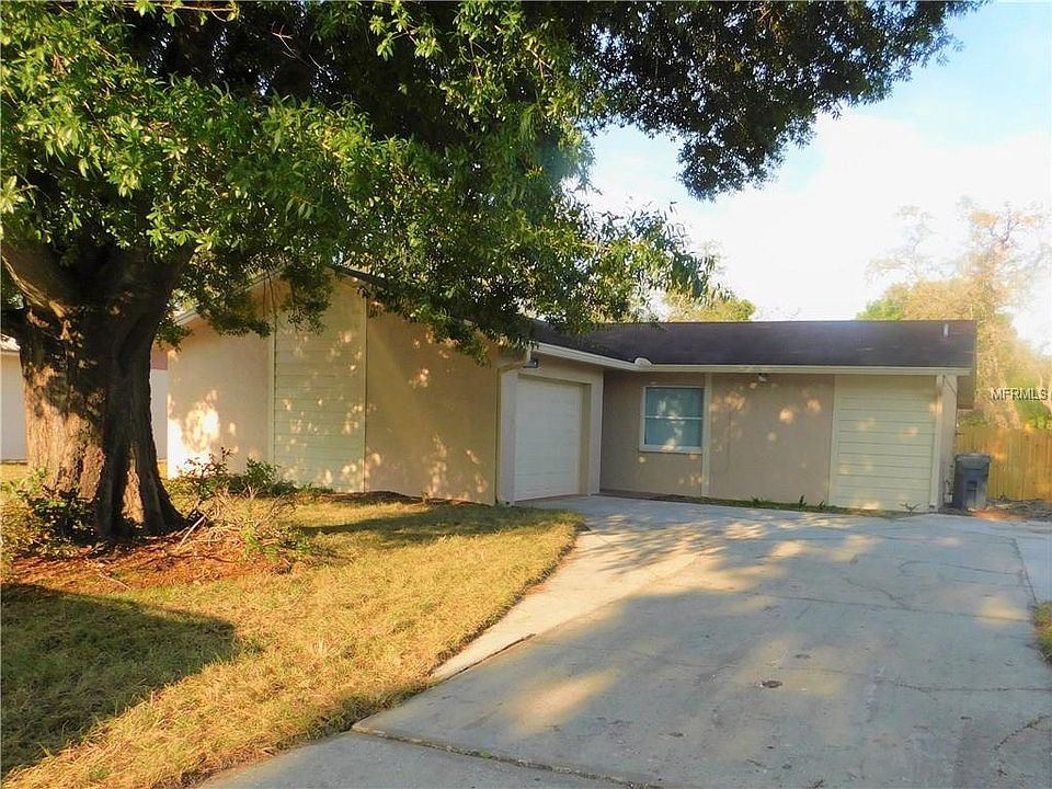 1st image of 809 Cinnamon Dr E