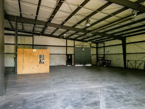 710 Blue Ribbon Pkwy, Shelbyville, TN 37160