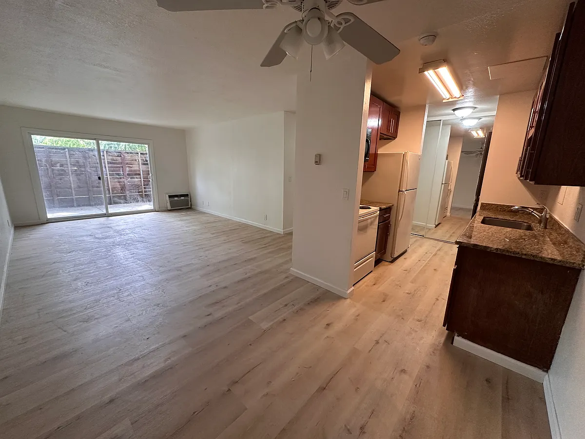 Dinning area - 4081 Clayton Rd