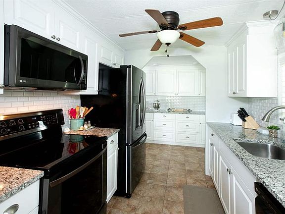 5th image of 1009 Royal Palm Dr