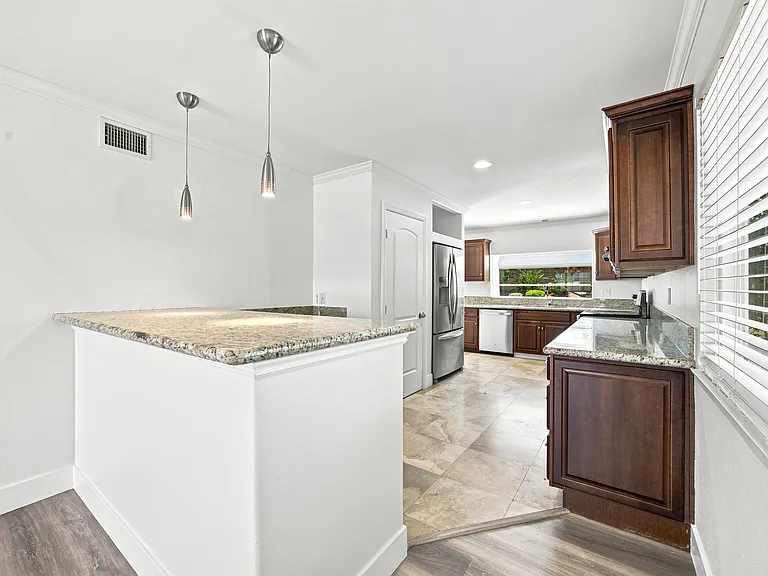 17006 Countrypark Ln — Photo 9