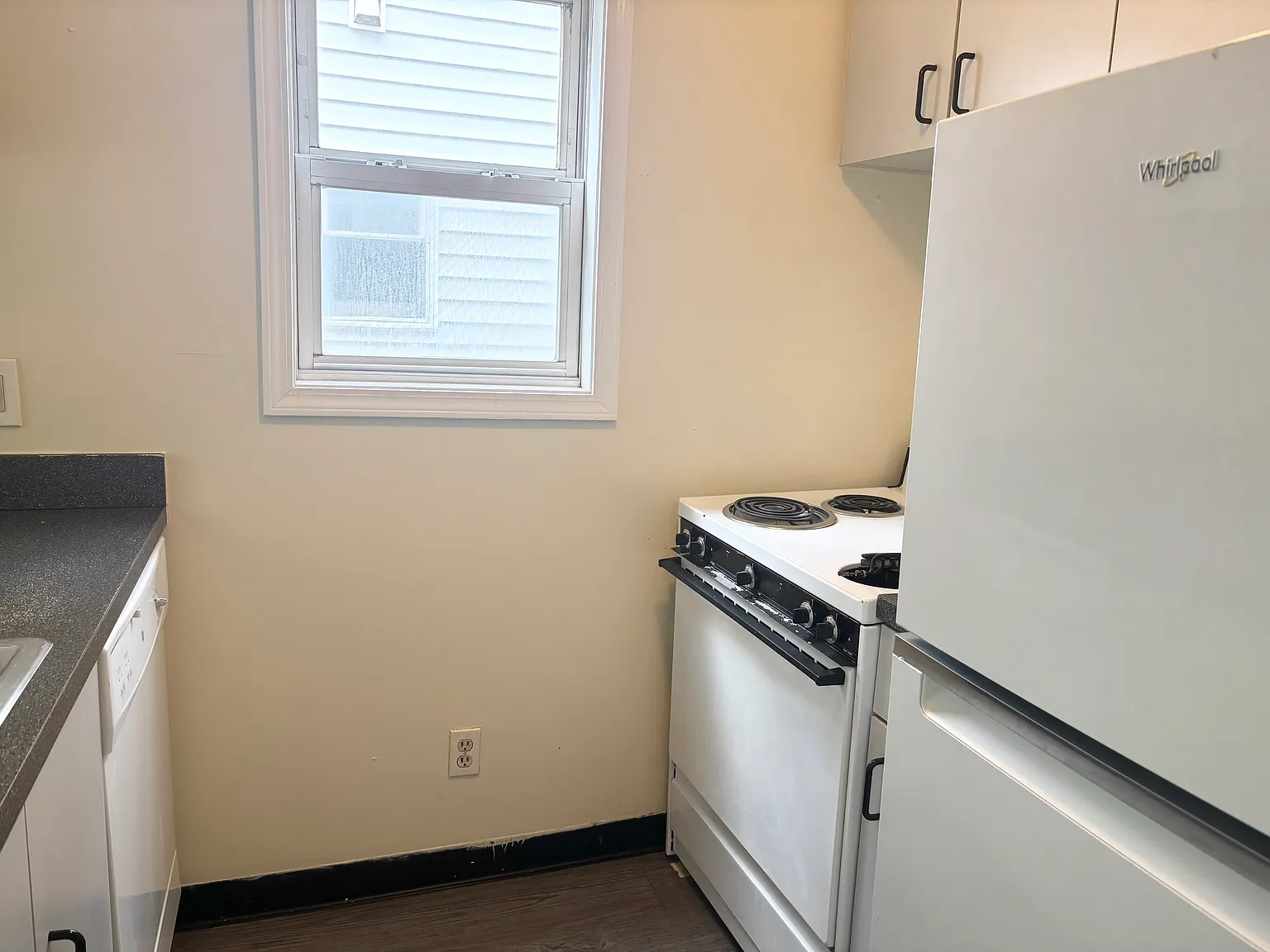1 bed, 600 sqft, $975 — Photo 2