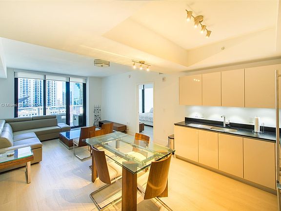 4th image of 1010 Brickell Ave Unit 1811